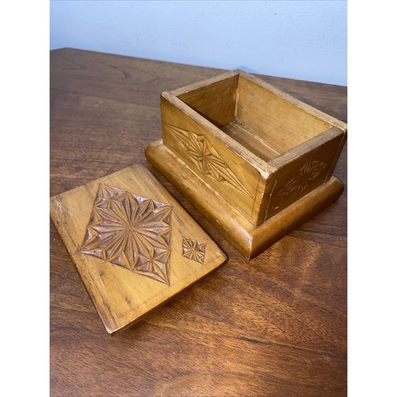 Vintage Hand Carved Brown Wooden Trinket Box Lid Wood - Picture 5 of 8